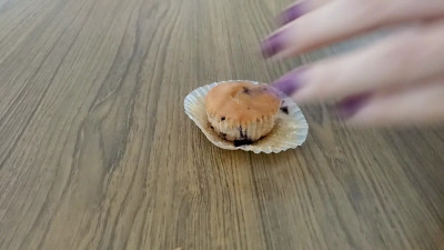 mishablaxk - Smushing a little muffin with my feet