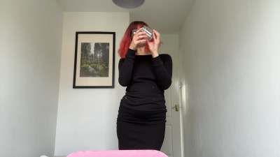 Yourhikerbabe - Belly Button Worship by a Redhead Giantess