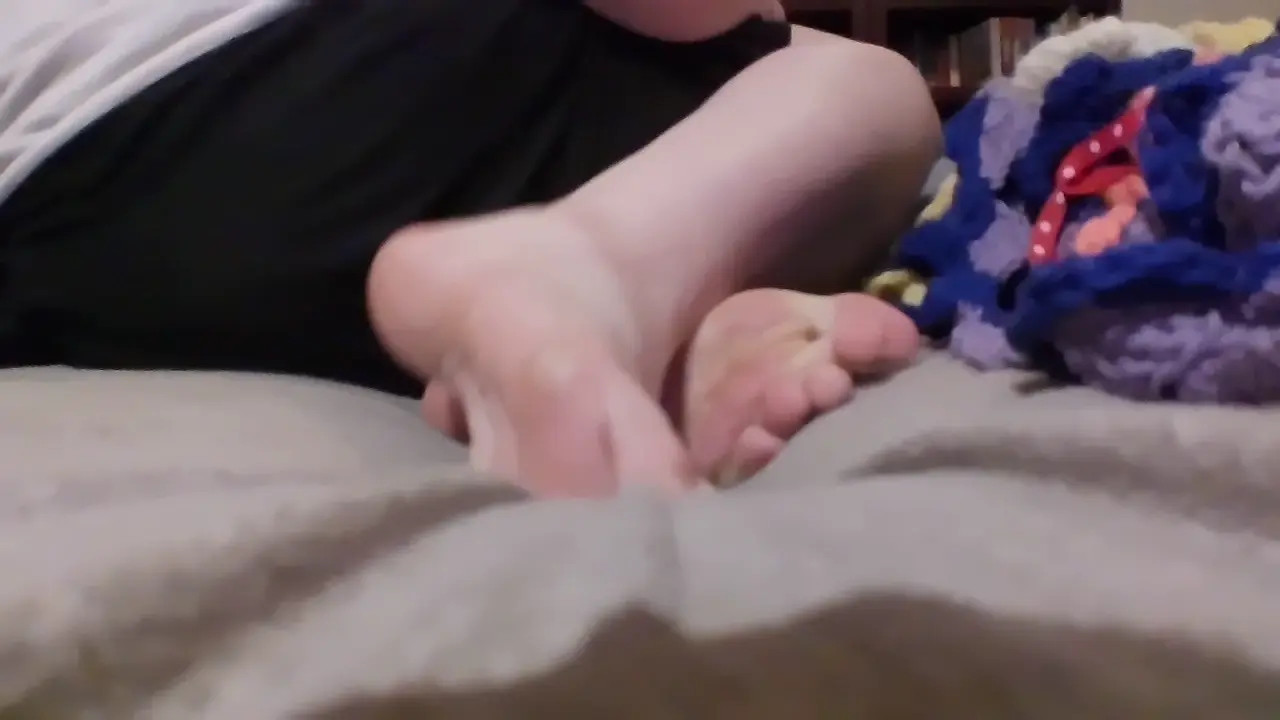 Exclusive Leak: terrigreen - 10-25-25 seated feet - Stream in FullHD | Hotleakxxx.com