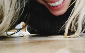 PennyPlace - Giantess in the windy city