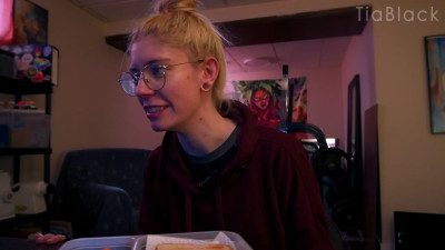 Tiablack - SFW VLOG eating lunch and chatting