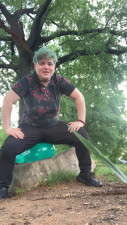 sneezy axel - balloon popping in public FREE