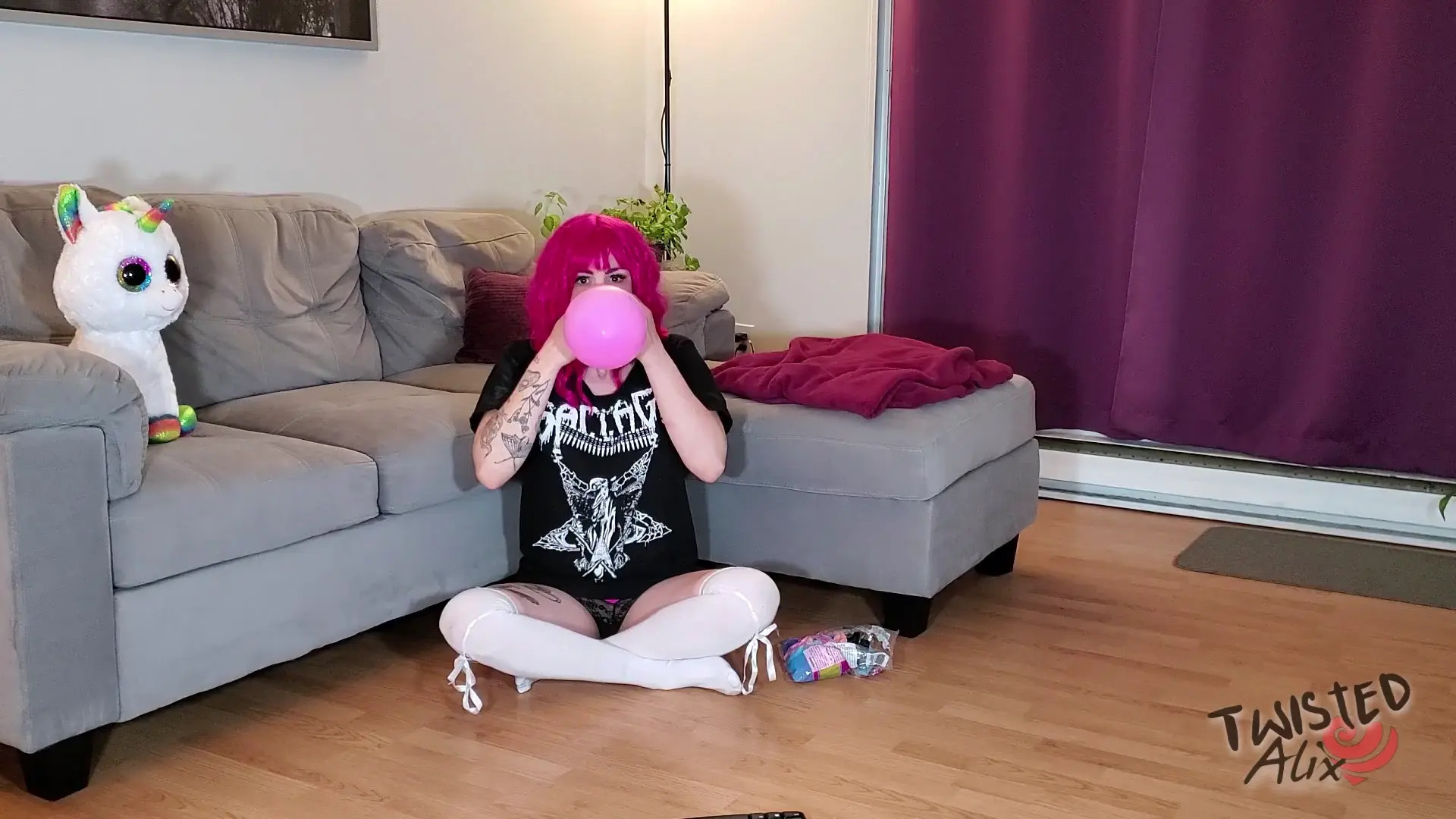 Exclusive Leak: Twistedalix - BD part 1-Blowing and popping balloons - Stream in FullHD | Hotleakxxx.com