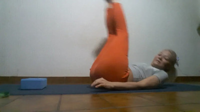 Linda Sunshine - FIRST yoga practice
