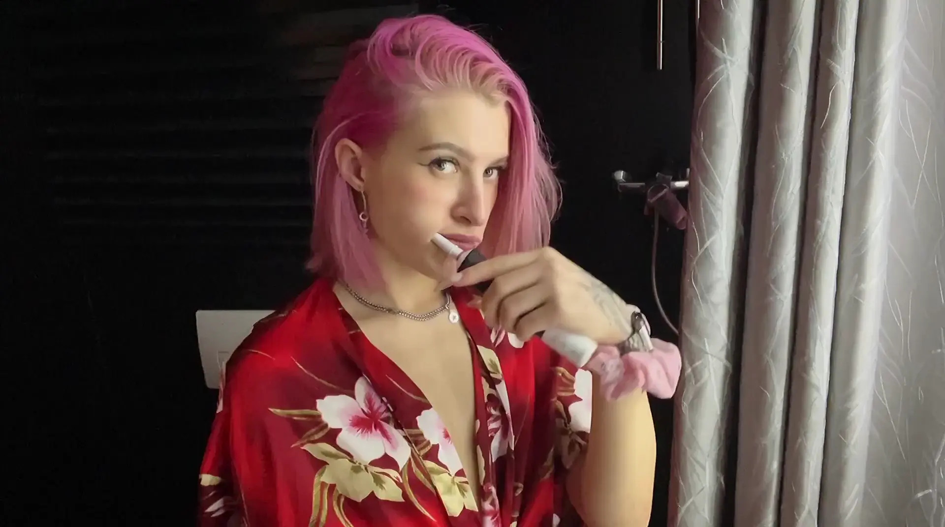 Exclusive Leak: Katie_Jackson - teeth brushing - Stream in FullHD | Hotleakxxx.com