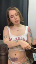 Bonnie Twerk - ASMR Unboxing