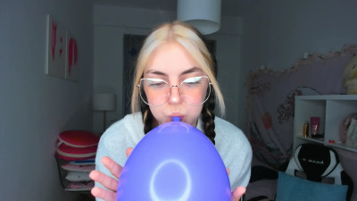 Stefani__Sykes - STEFI INFLATING BALLOONS WITH AHEGAO