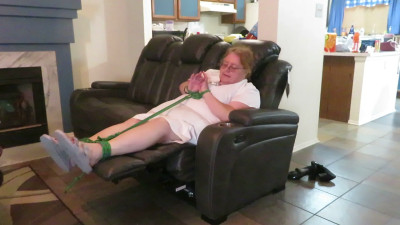 BBWMistressVictoria - Nurse Vicki is Damsel in distress