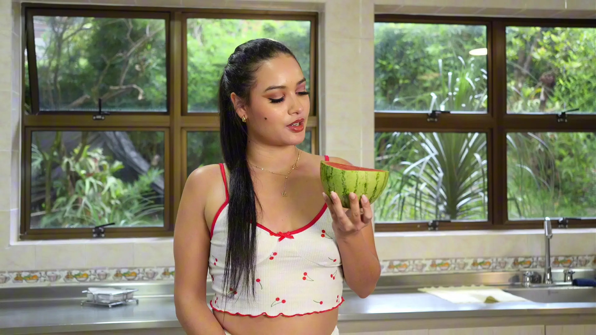 Exclusive Leak: GabbyGaitan - Mommy Enjoy Fruit - Stream in FullHD | Hotleakxxx.com
