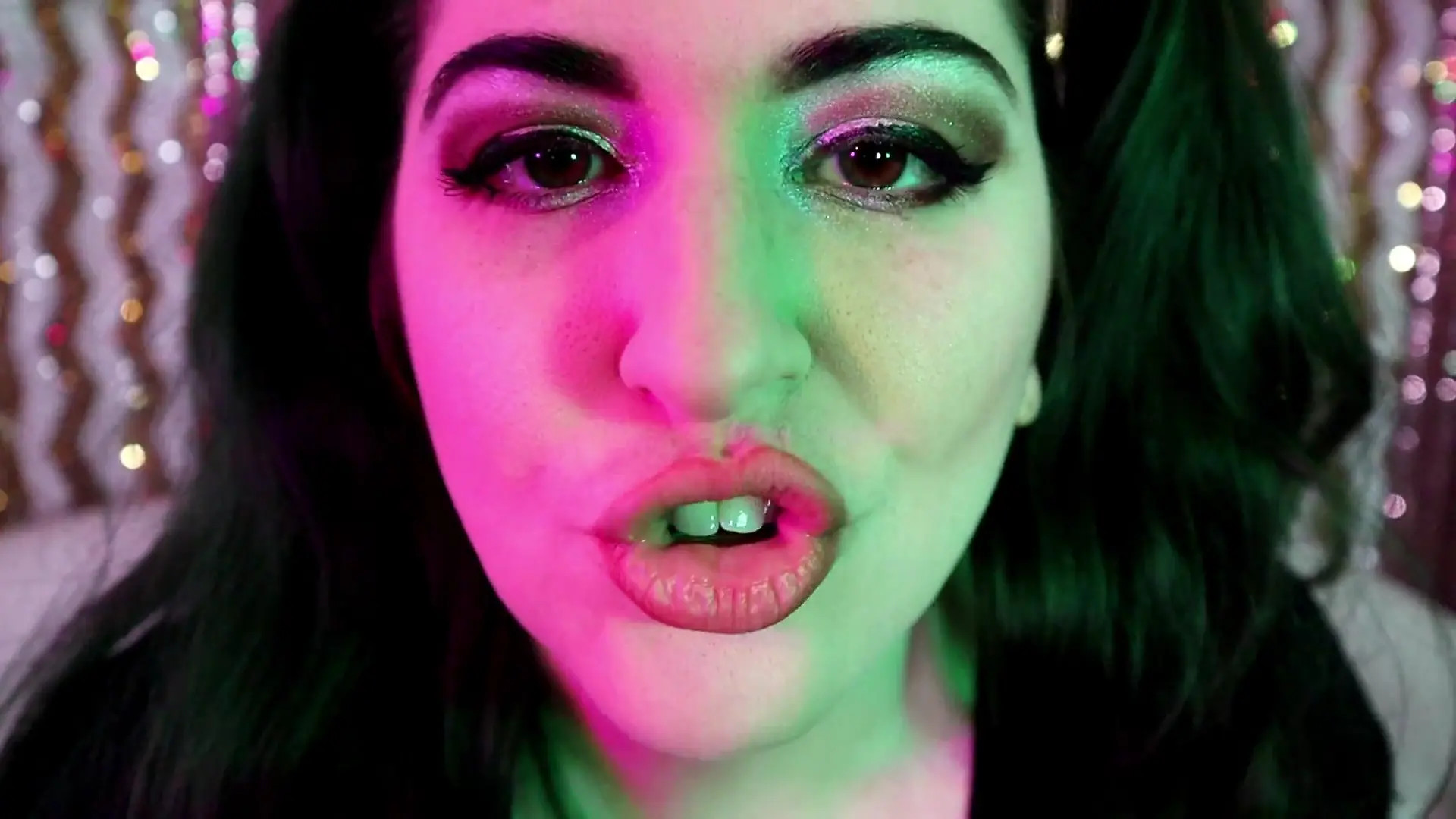 Exclusive Leak: Goddess Joules Opia - 100 Layers of Lipgloss ASMR Kisses - Stream in FullHD | Hotleakxxx.com