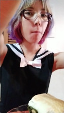 YukaNeko - Eating my sandwich nwn