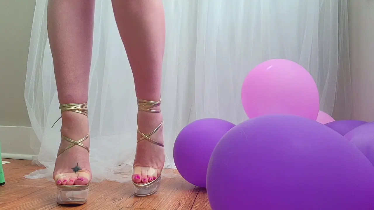 Exclusive Leak: sweetfeetxo - Stripper Heel Balloon Stomp - Stream in FullHD | Hotleakxxx.com