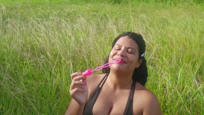 Strawberry Cash - Blowing bubbles and dirty socks