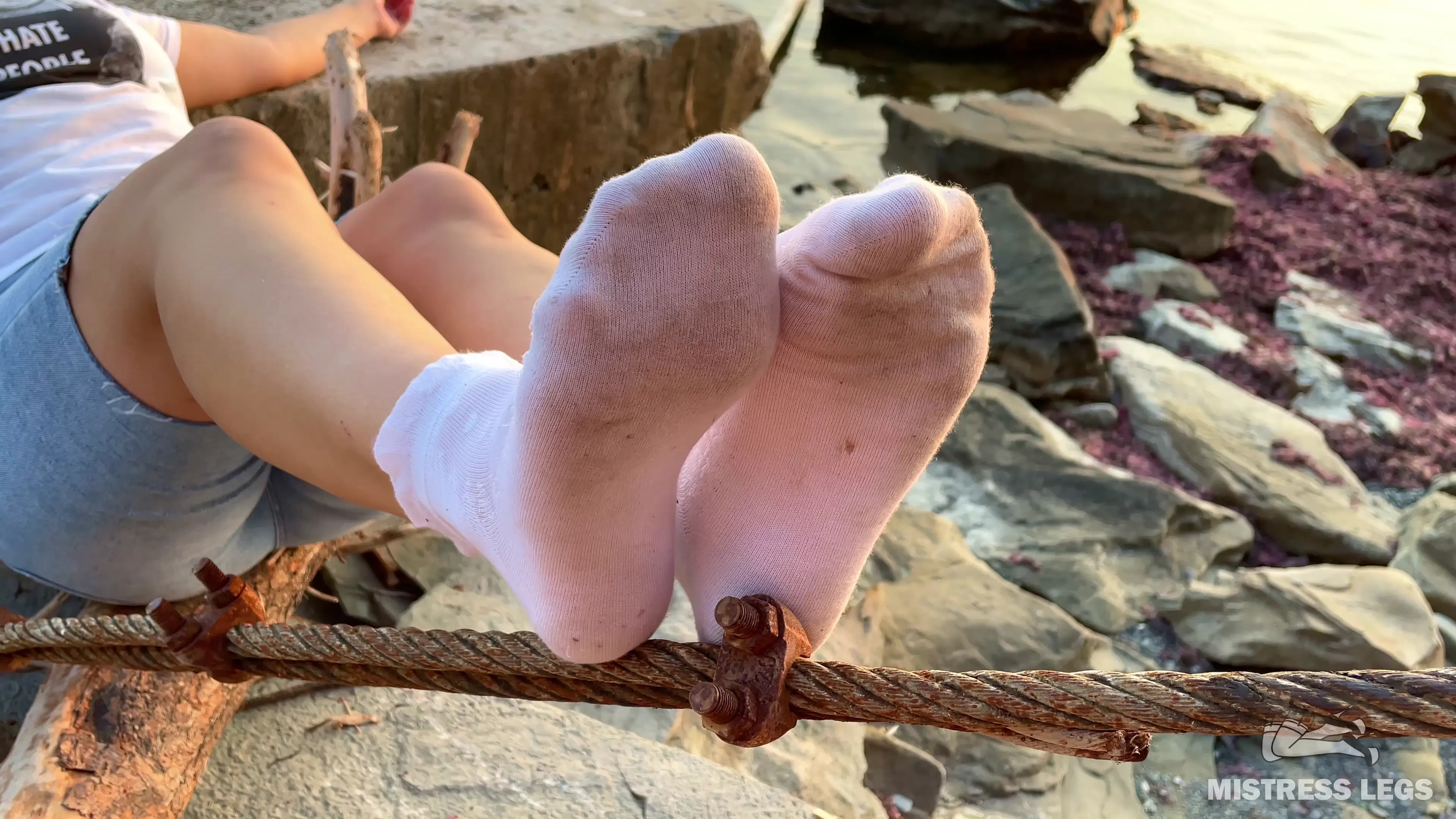 Exclusive Leak: mistresslegs - Goddess feet in dirty white socks closeup against sea sunset - Stream in FullHD | Hotleakxxx.com