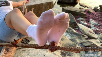 mistresslegs - Goddess feet in dirty white socks closeup against sea sunset