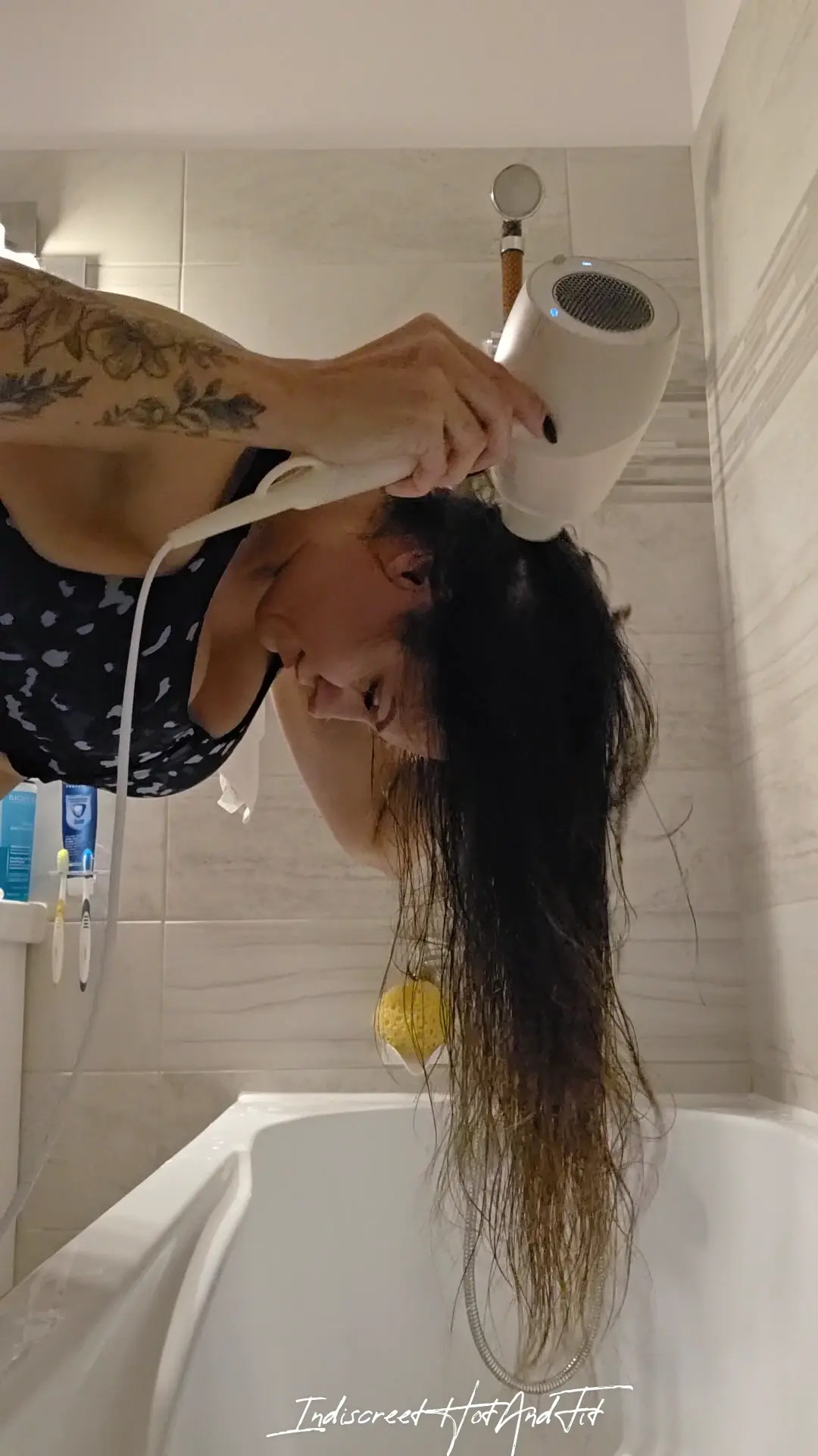 Exclusive Leak: IndiscreetHotAndFit - F0009. MILF blow-drying her hair - Stream in FullHD | Hotleakxxx.com