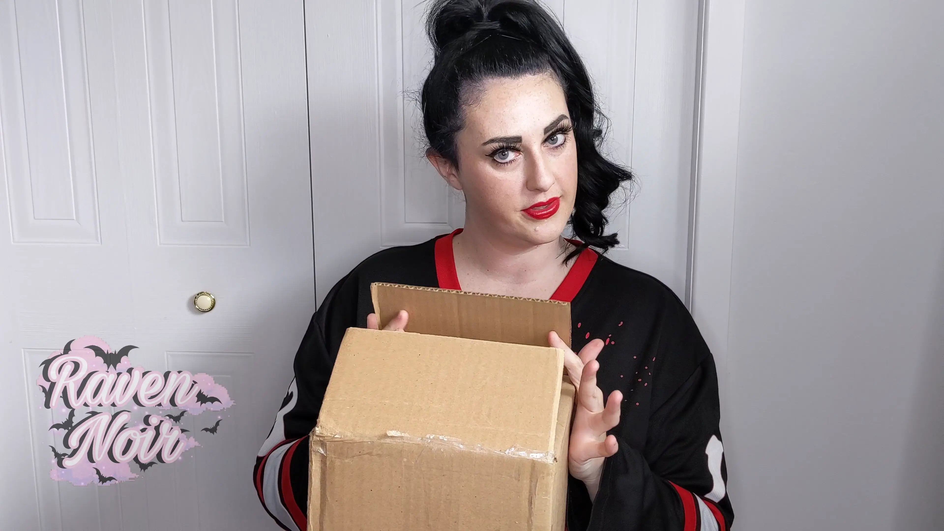 Exclusive Leak: Raven Noir - Bazowie Awards Cosplay Trophy Unboxing - Stream in FullHD | Hotleakxxx.com