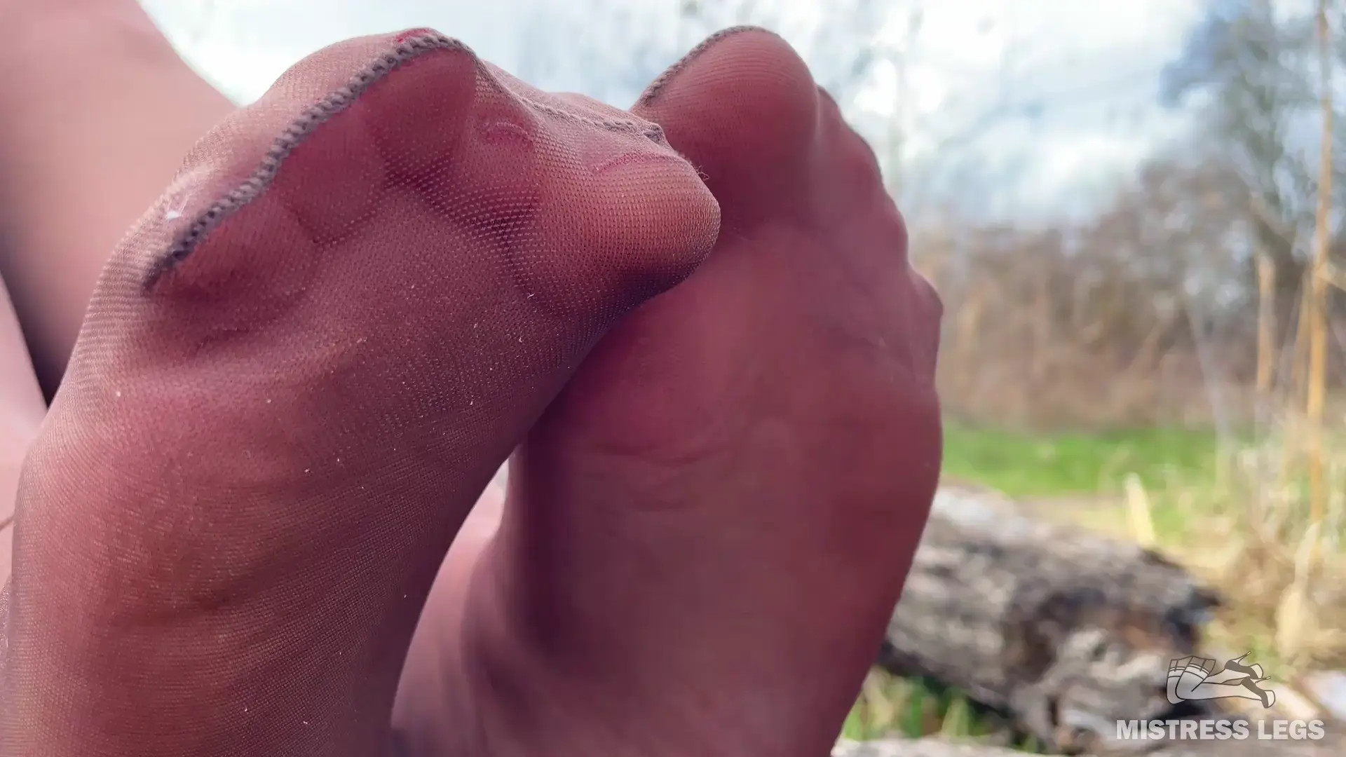 Exclusive Leak: mistresslegs - Goddess cute soles and toes in tan pantyhose outdoor - Stream in FullHD | Hotleakxxx.com