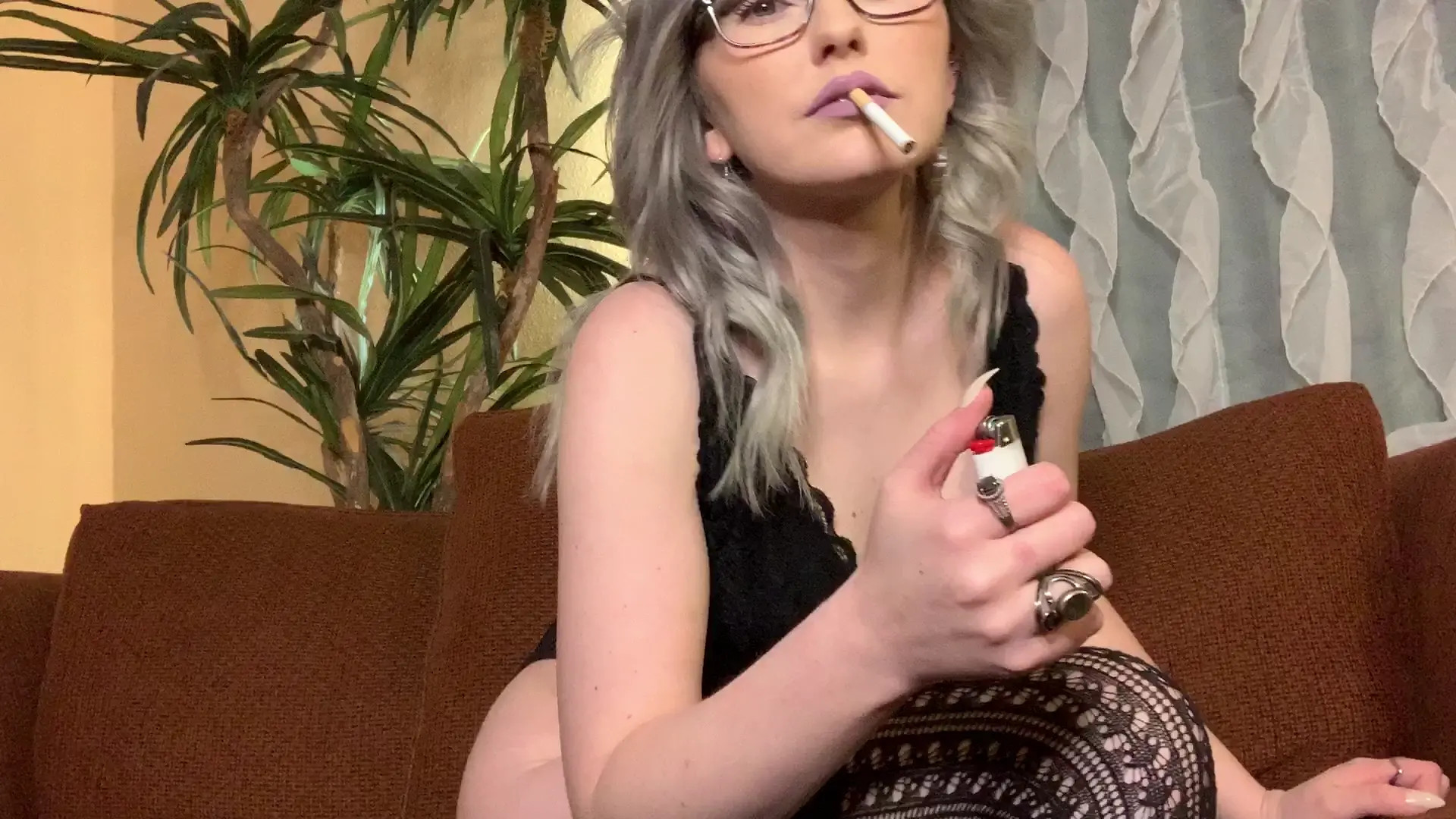 Exclusive Leak: Audrey Simone - Smoke break before cam show - Stream in FullHD | Hotleakxxx.com