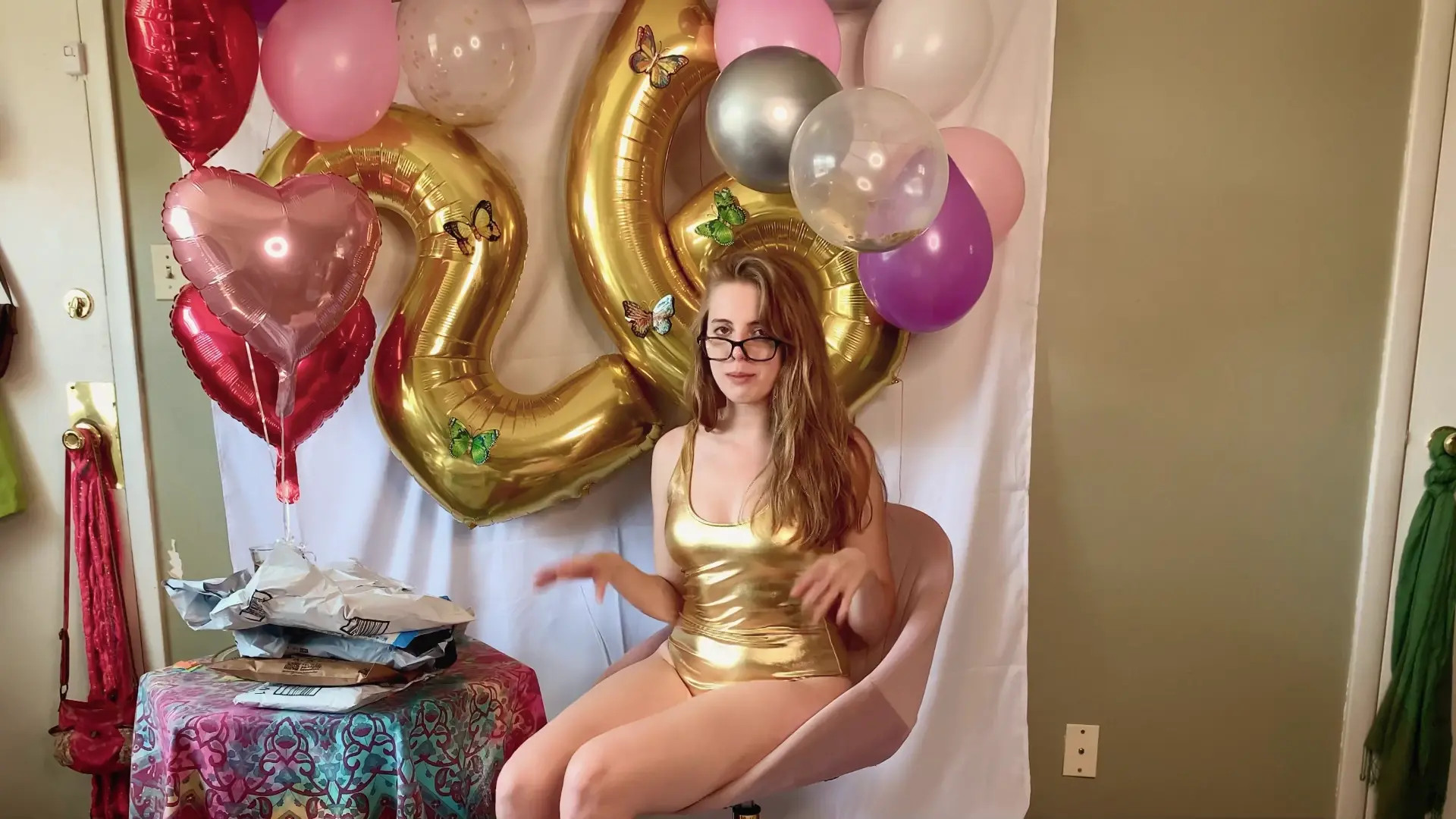Exclusive Leak: naturestwisted - Opening birthday gifts - Stream in FullHD | Hotleakxxx.com