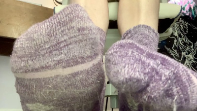 VioletVanity - Socks - Tgirl feet in comfy dirty socks