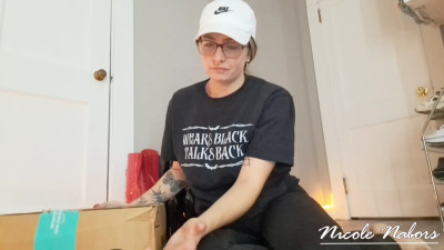 Nicole Nabors - Decorating my pole room pt.1