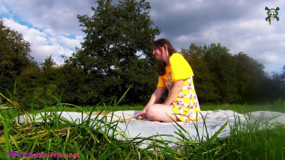 Lacher Prise Shibari - Infected Mushroom - Bust A Move séance nature robe jaune