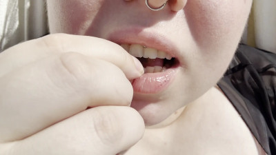 MollyCruel - Messy Gummy Chewing In a Humack