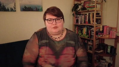 Weird Wood - Reading Steamy Romances for Valentines Day! - Reading Vlog