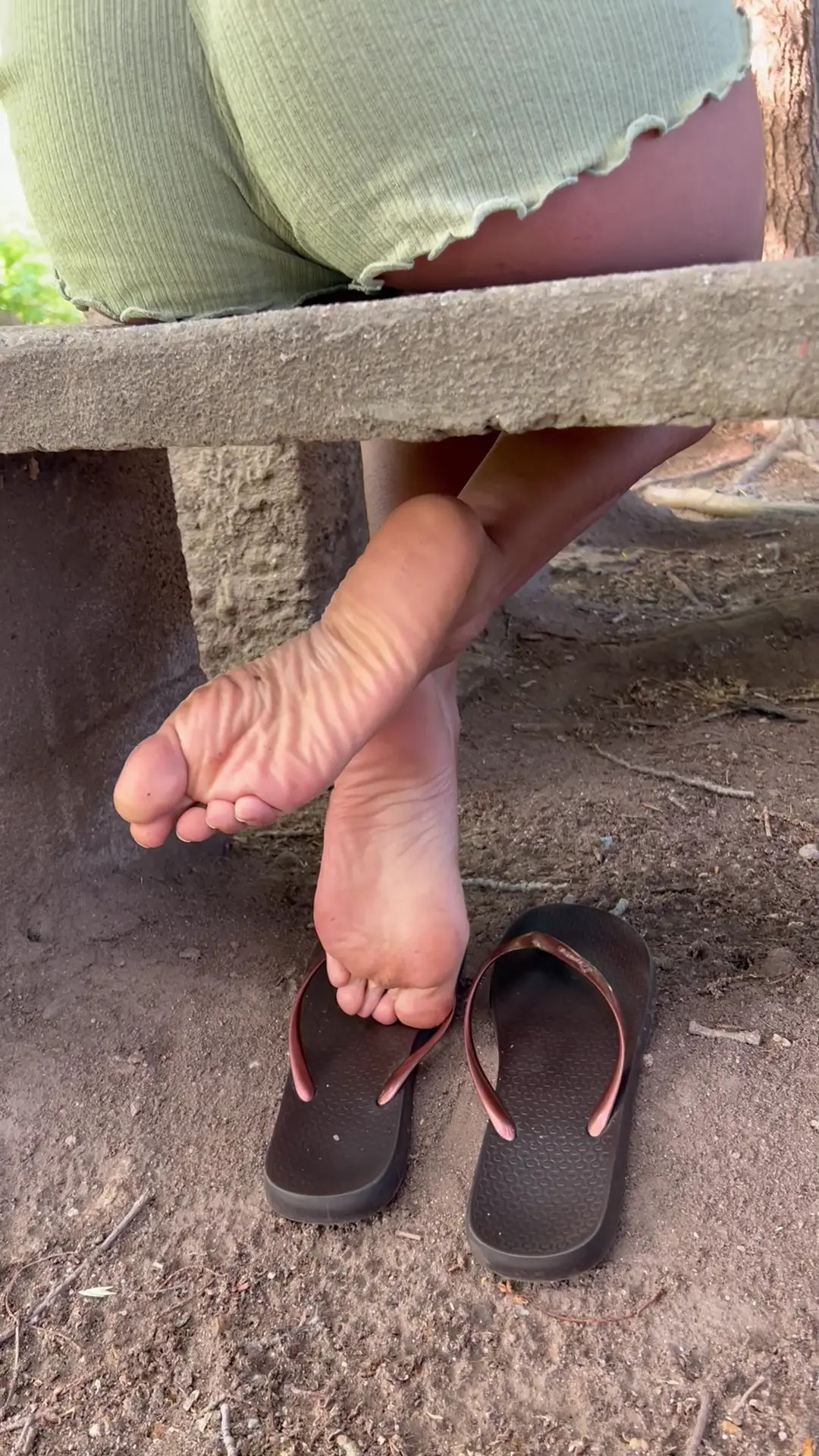 Exclusive Leak: Rootsgaia - FEET RUBBING OUTDOORS - Stream in FullHD | Hotleakxxx.com