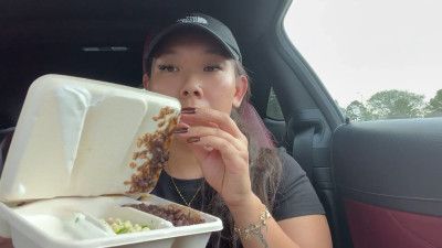 CreamyAsian - Eat Chipotle With Me