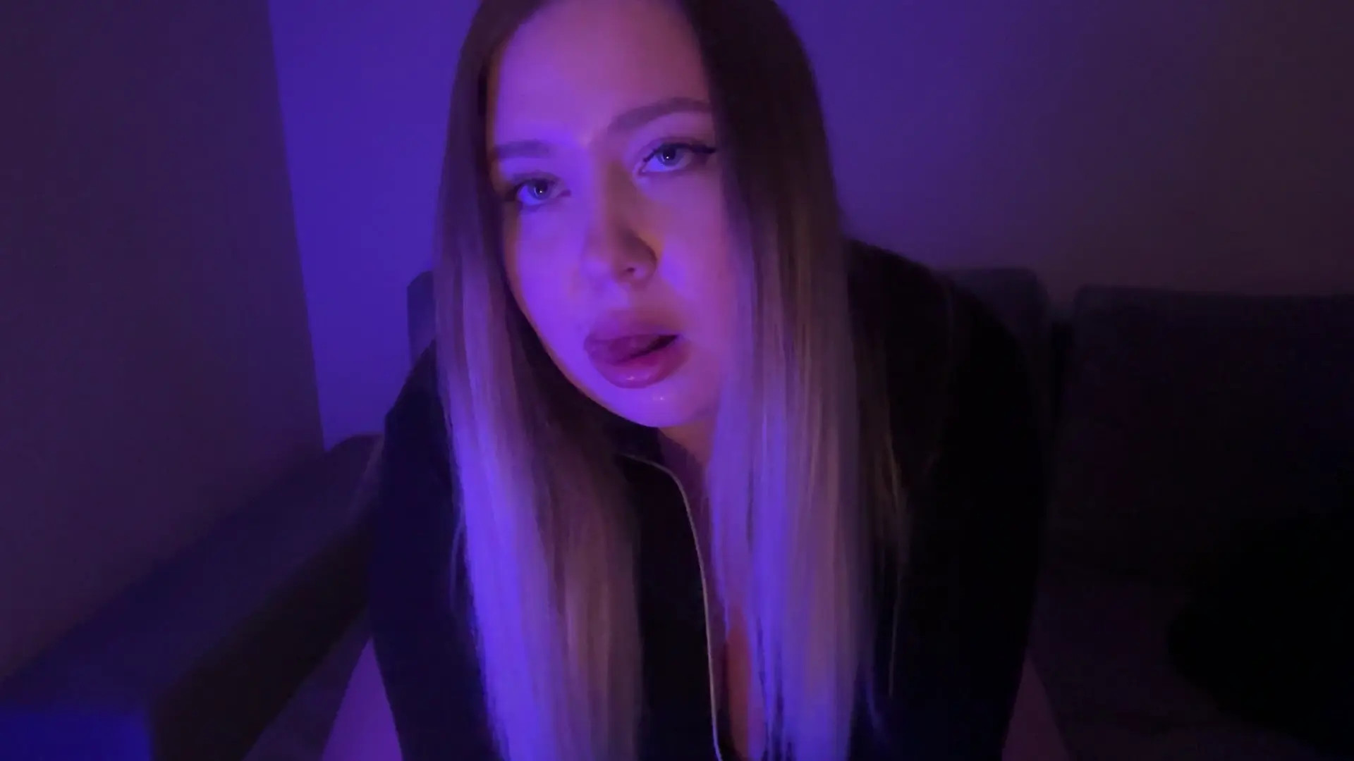 Exclusive Leak: TouchAmanda - Tongue and ahegao - Stream in FullHD | Hotleakxxx.com