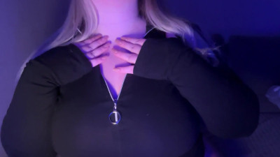 TouchAmanda - Big tits play