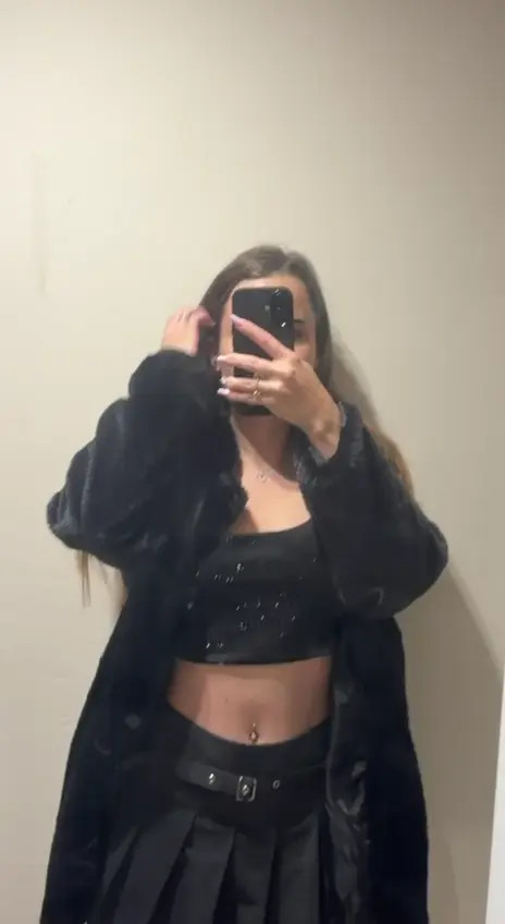 Exclusive Leak: Antoniahot - Outfit check - Stream in FullHD | Hotleakxxx.com