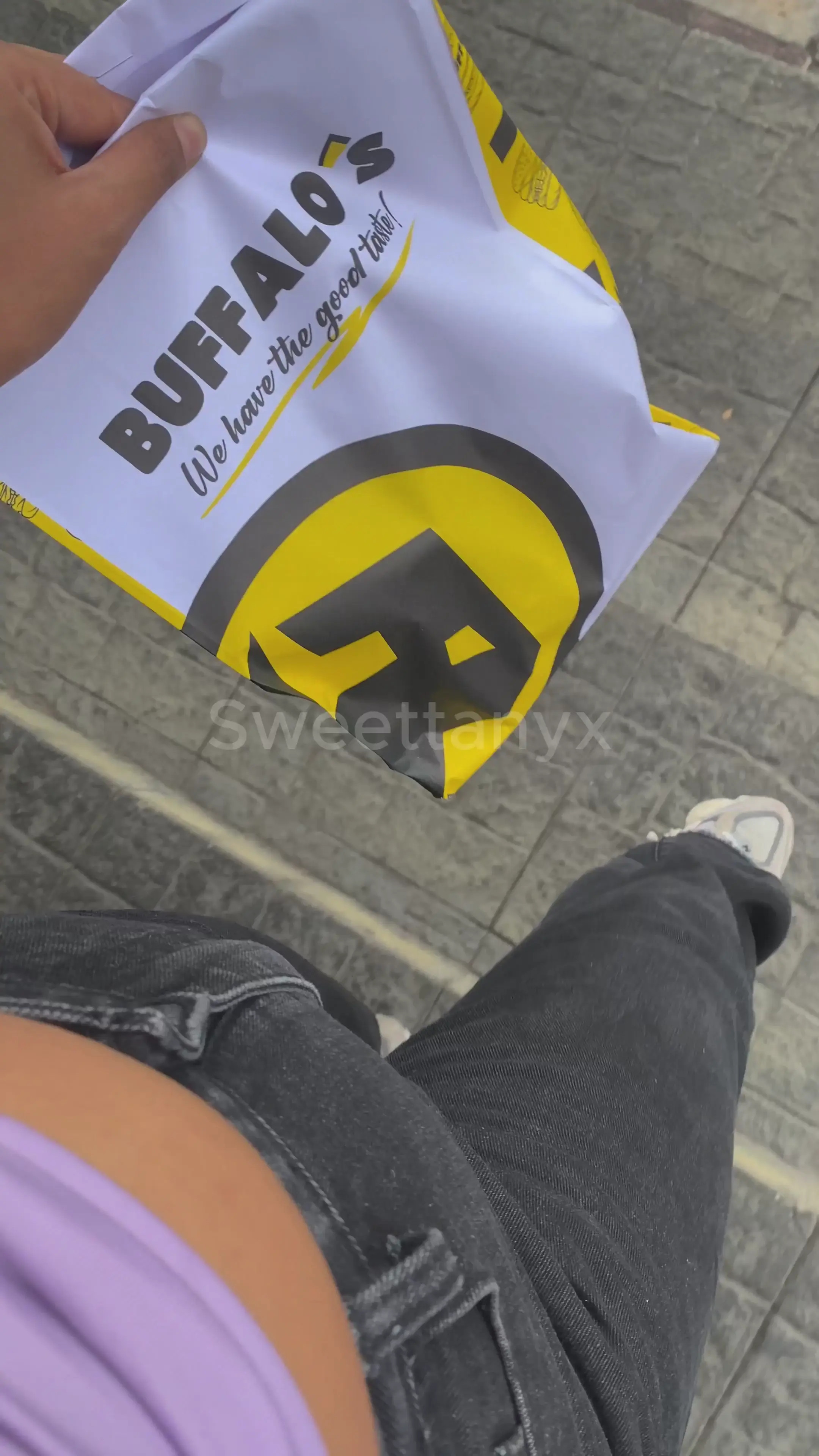 Exclusive Leak: Sweettanyx - 2nd ROUND Looking for the best burger 2/10 - Stream in FullHD | Hotleakxxx.com