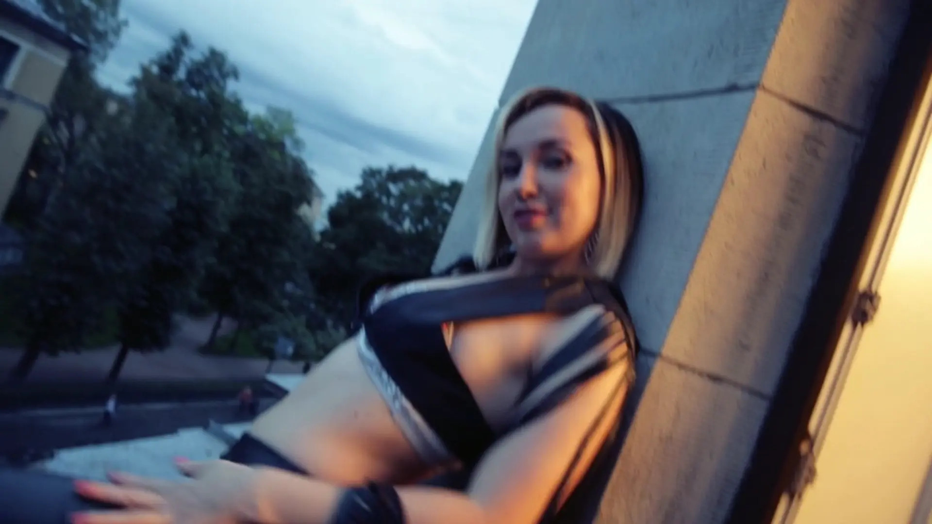 Exclusive Leak: LekaBi - Pretty dance in the leather leggins - Stream in FullHD | Hotleakxxx.com