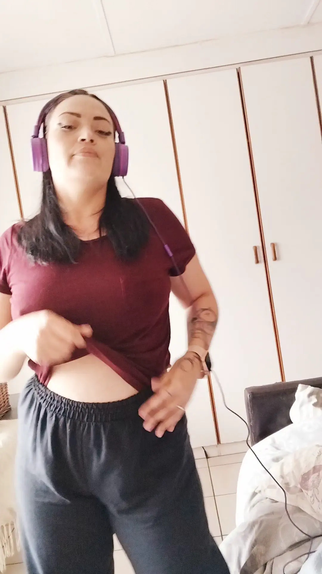 Exclusive Leak: Luna Jan - Some silly dancing warming up - Stream in FullHD | Hotleakxxx.com