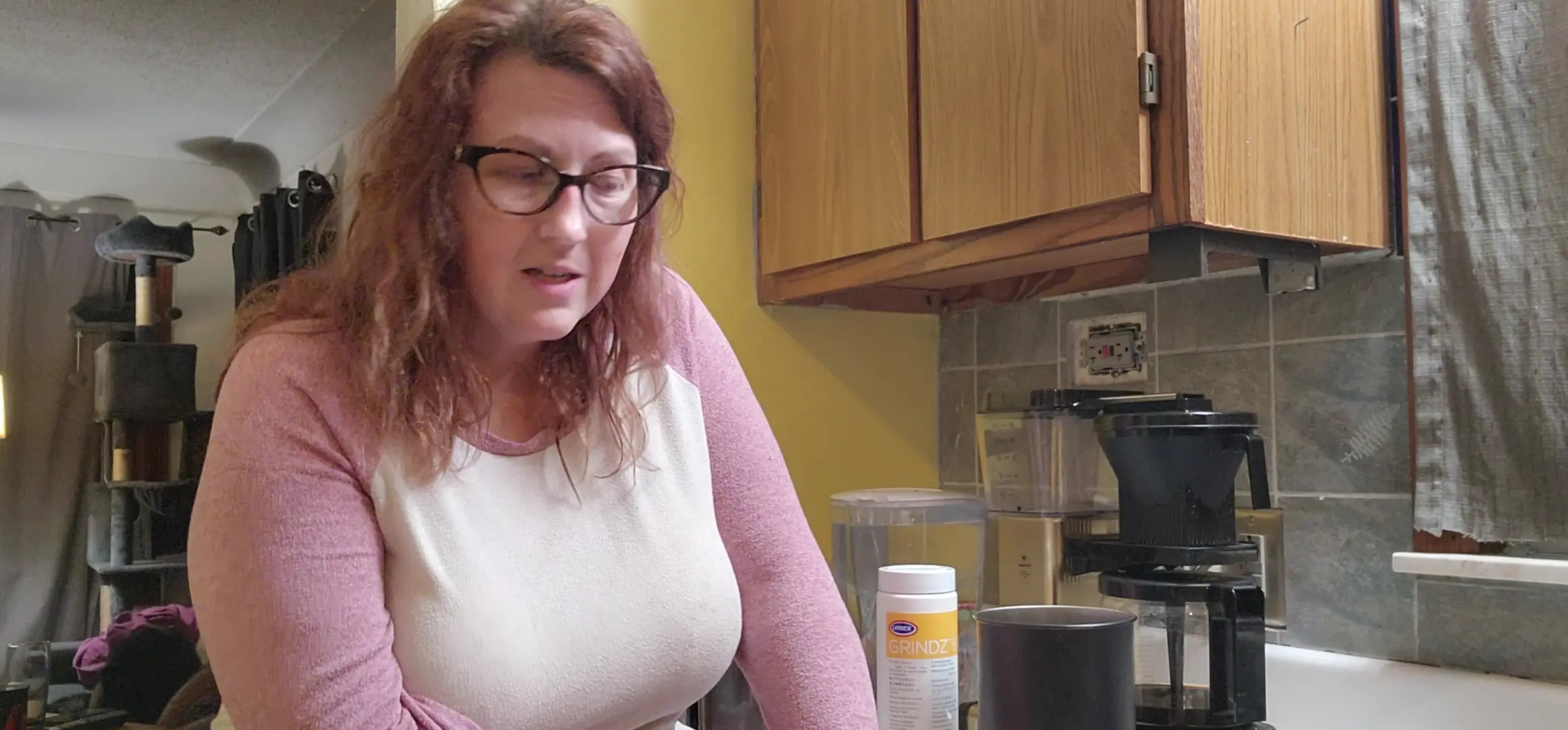Exclusive Leak: LizzyMills69 - SAFE FOR WORK Lizzy's Kitchen Cleaning Your Coffee Grinder - Stream in FullHD | Hotleakxxx.com