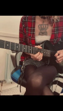 Sara_ftw - Casual guitar jam to Behind The Mask