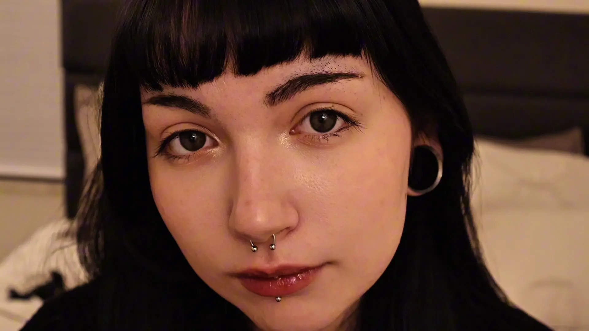 Exclusive Leak: Pet Charlotte - Staring contest - Stream in FullHD | Hotleakxxx.com