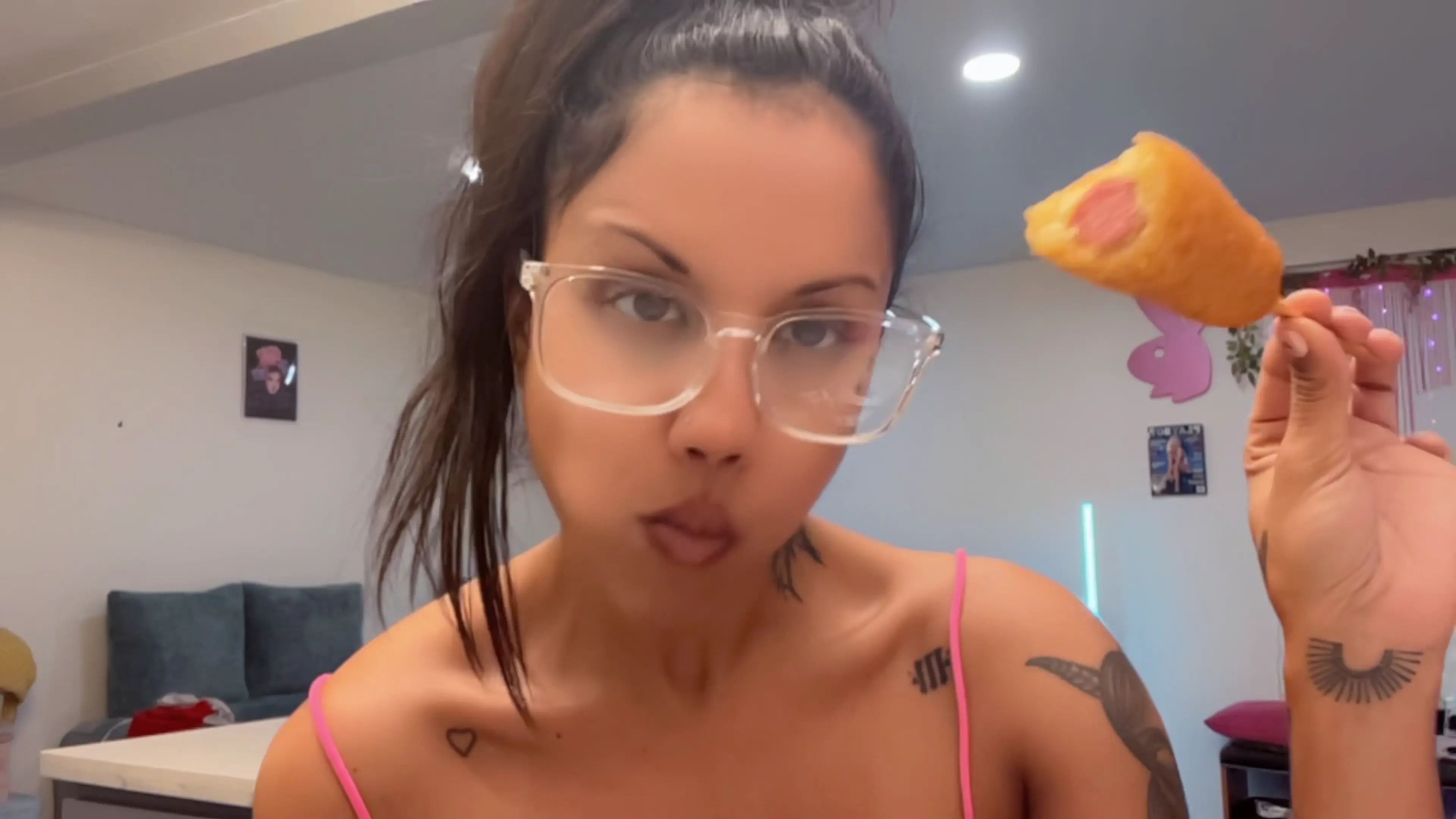 Exclusive Leak: Nina White - Eating a corndog - Stream in FullHD | Hotleakxxx.com