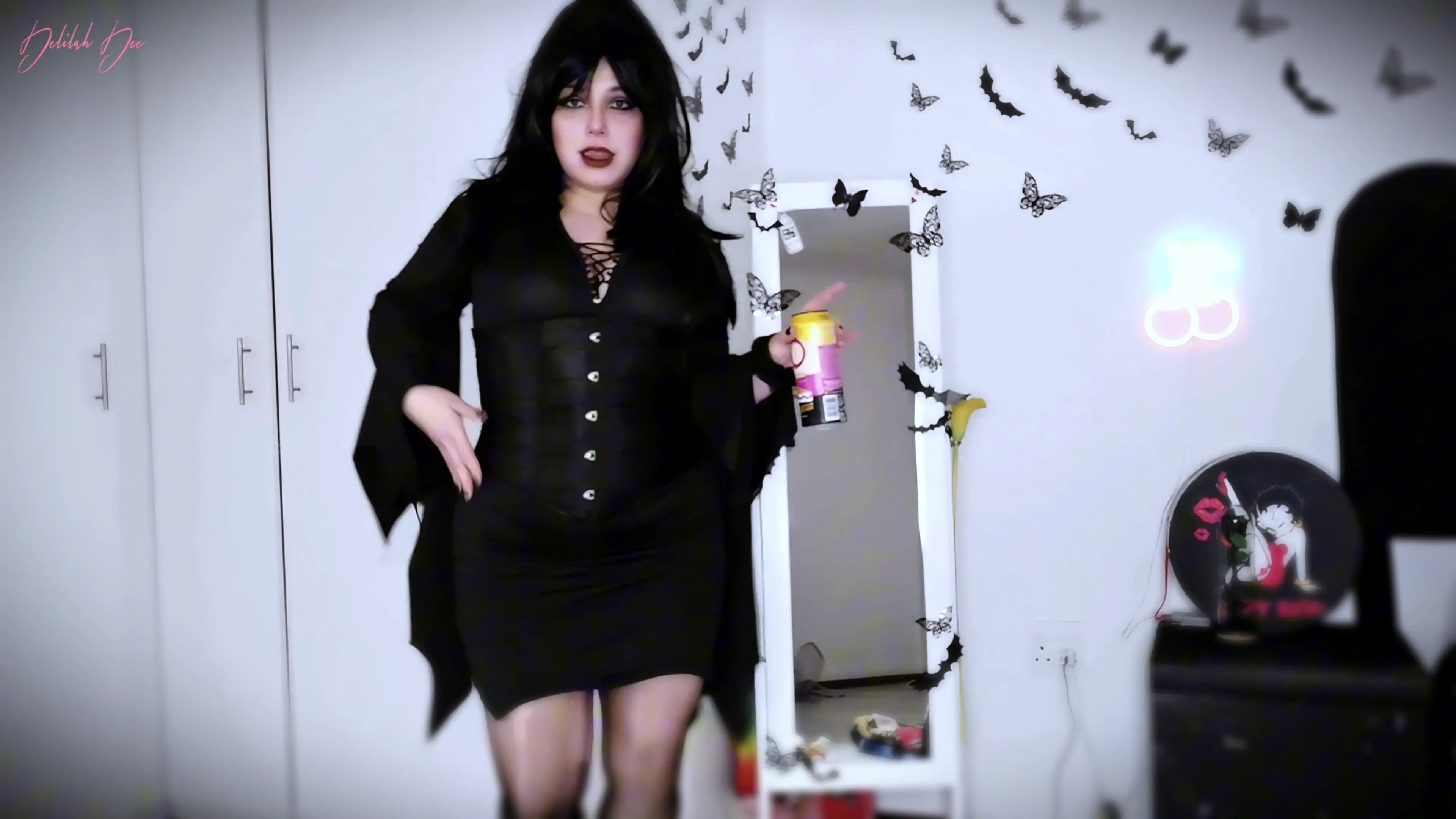 Exclusive Leak: Delilah Dee - Elvira Cosplay Storytelling Roleplay and Burping - Stream in FullHD | Hotleakxxx.com