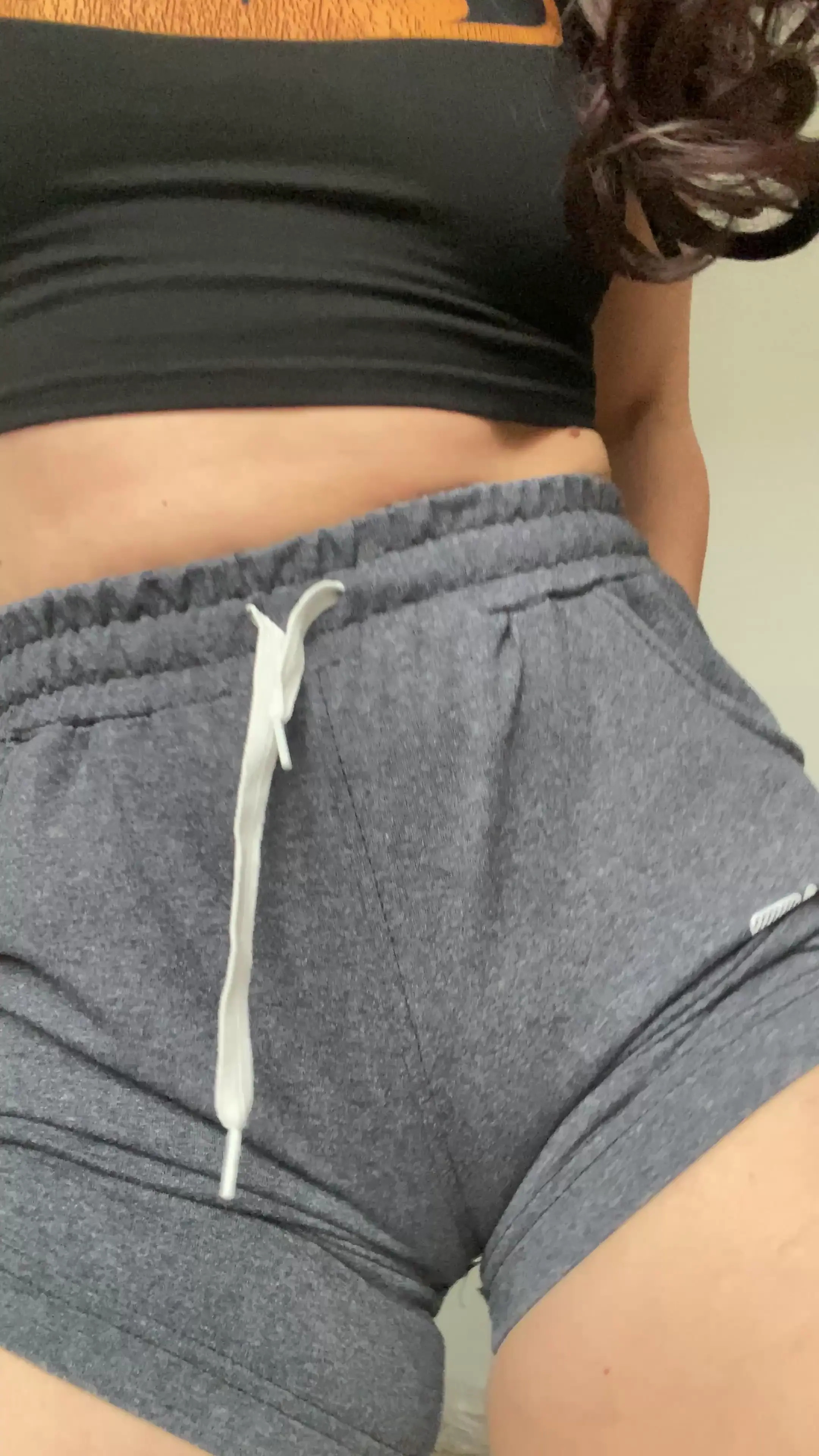 Exclusive Leak: PlayfulAni - squats in shorts - Stream in FullHD | Hotleakxxx.com