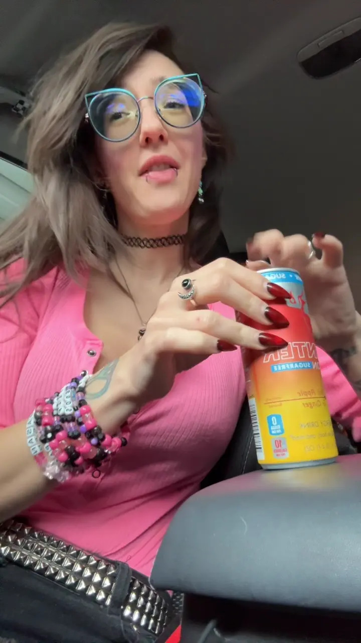 Exclusive Leak: HentaiShiKitty - Trying new Redbull - Stream in FullHD | Hotleakxxx.com