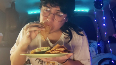 SebastianSupreme - Gay Traveler has a Mukbang! Tacos/Guacamole