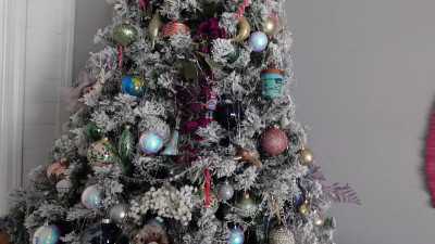 Rosaline Capulet - Christmas Tree Tour SFW