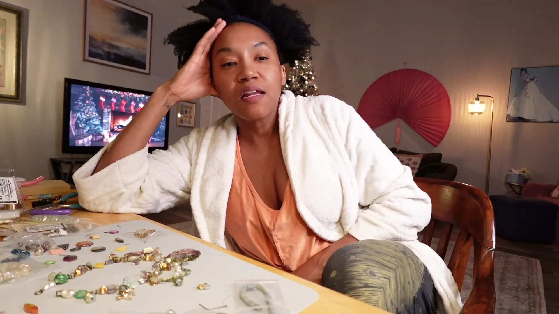 Exclusive Leak: Rosaline Capulet - SFW Necklace Creating - Stream in FullHD | Hotleakxxx.com