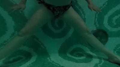 MalayaDarcie - Bikini trying underwater SFW