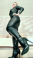 JuliaCrown - Boots Try-On & Tease: 5 Pairs, Leather & Tall Styles