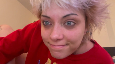 glitterqueen1999 - drinking a sfw coke zero